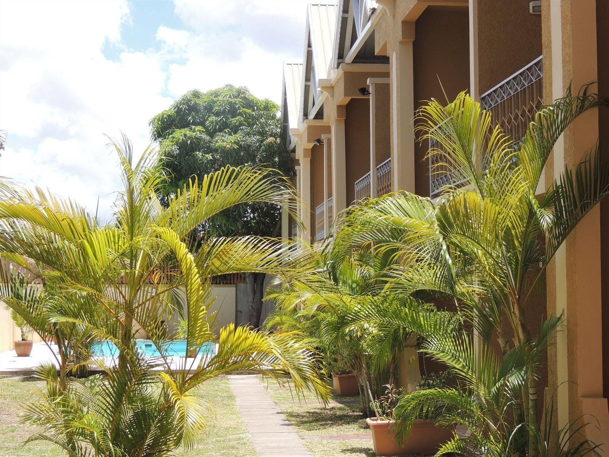 Elysee Residence Trou-aux-Biches Exterior foto